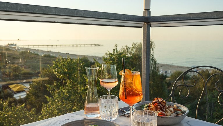 Prime Restaurant Ahlbeck Abendesssen auf der Panoramaterrasse | © Liz Bernatzek